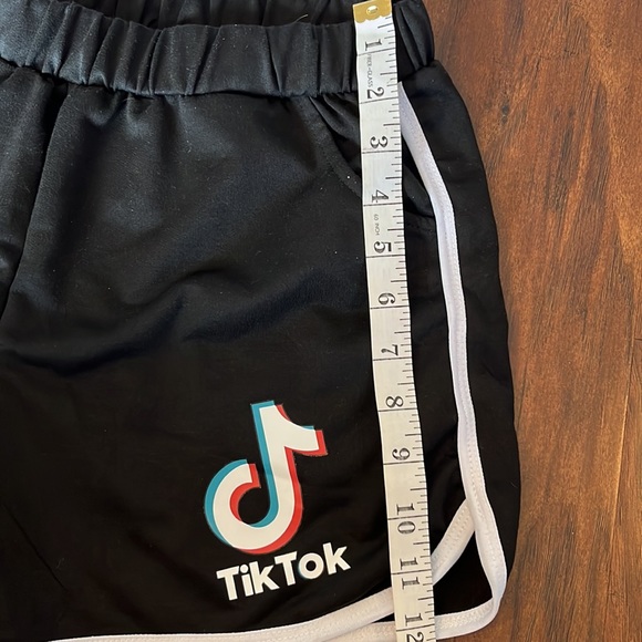TikTok short outfit - Picture 5 of 8